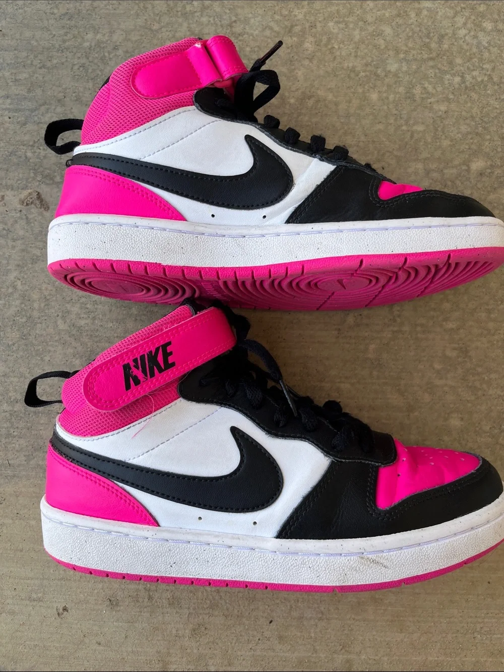 Nike Girl’s Court Borough Mid 2 Basketball Shoes